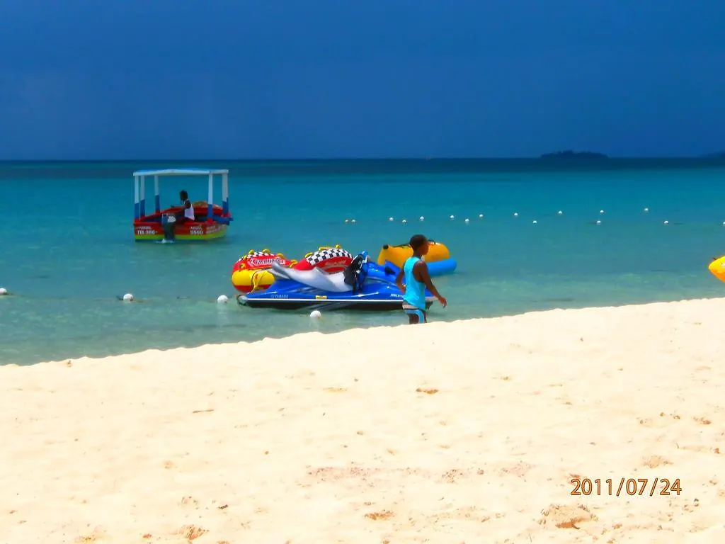 Hotel Coral Seas Beach Negril