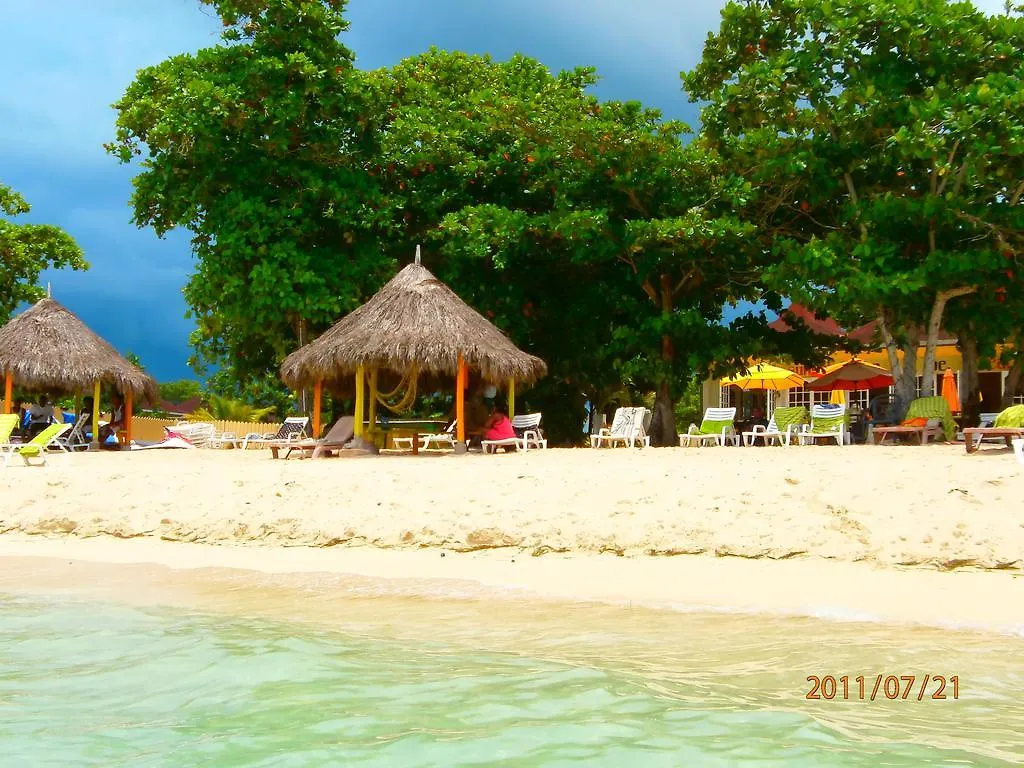 Coral Seas Beach Negril Jamajka