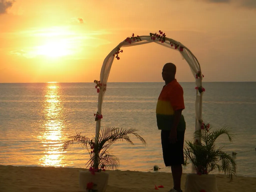 Coral Seas Beach Negril 2*,  Jamajka