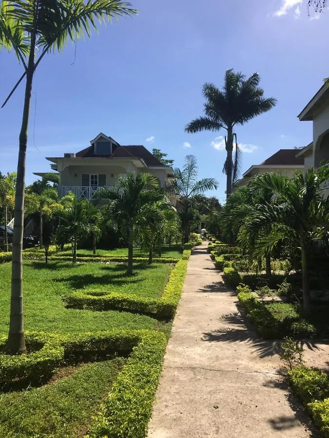 Coral Seas Beach Negril 2*,